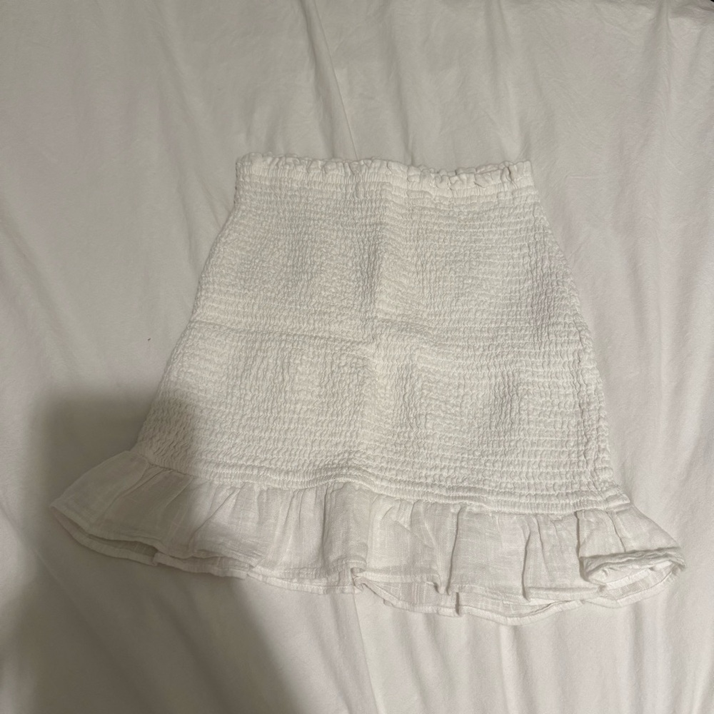 ABERCROMBIE Elegant White Ruffled Skirt